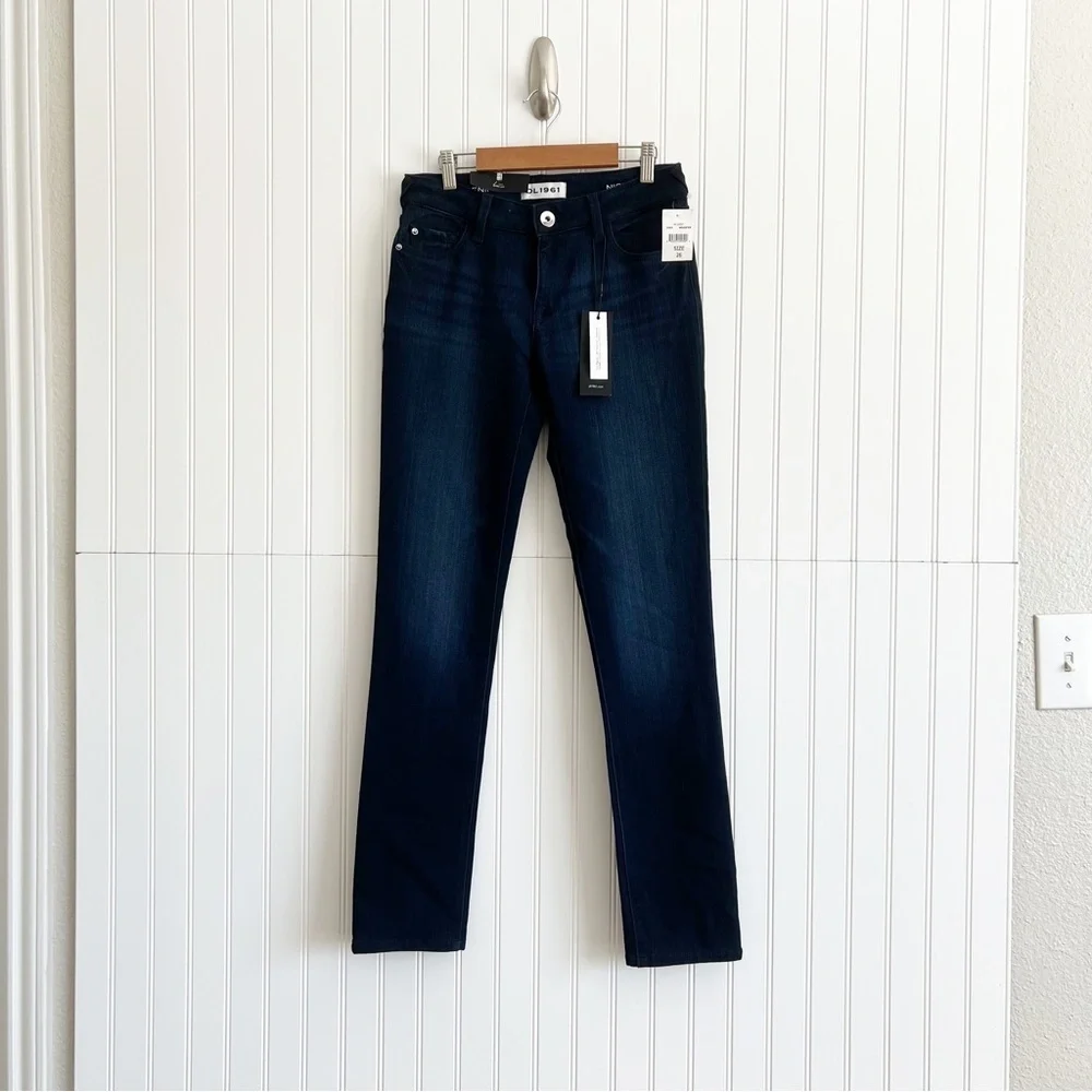 DL1961 Size 26 Nicky Mid Rise Cigarette Jeans